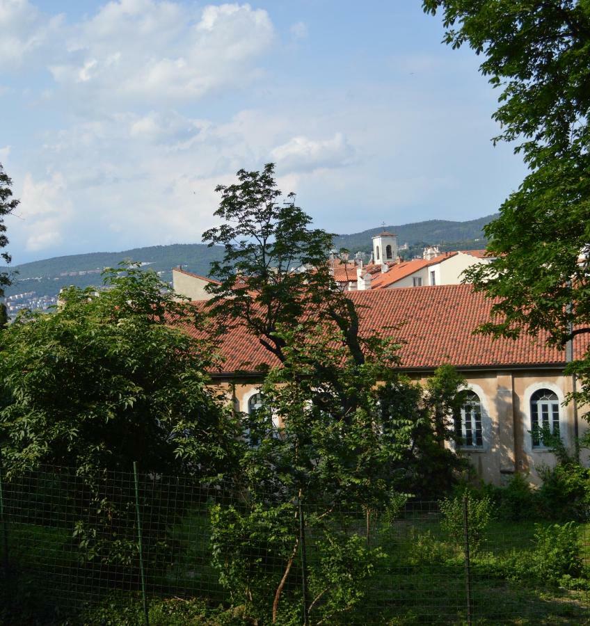 Casa Vacanze All'Angolo Triest Exterior foto